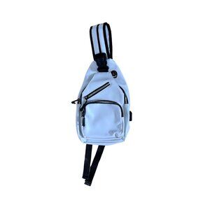 White Travelling bag
